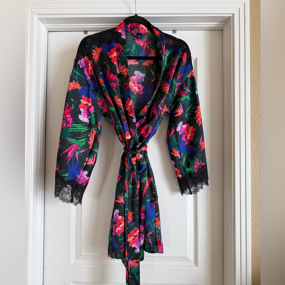 ~SOLD~Victoria's Secret Floral Black Satin Robe